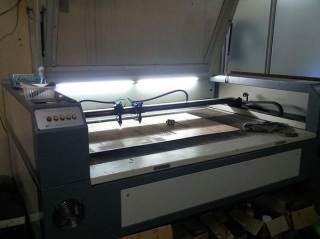 Máy cắt chữ mica laser Thủ Đức